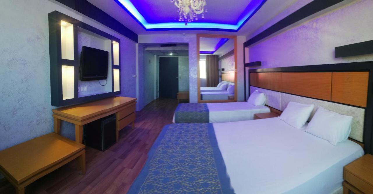 Uenaten Otel Gaziemir Екстериор снимка