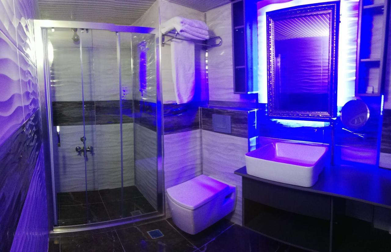 Uenaten Otel Gaziemir Екстериор снимка