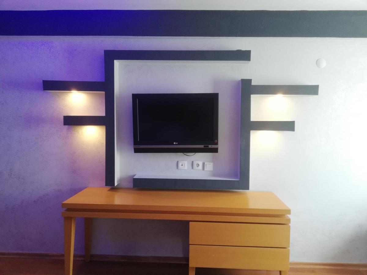 Uenaten Otel Gaziemir Екстериор снимка