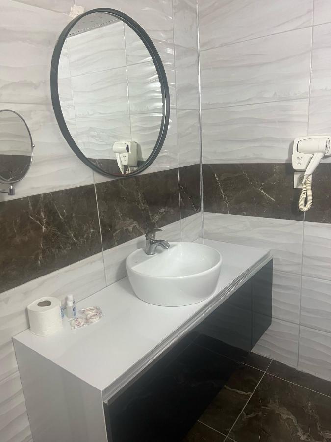 Uenaten Otel Gaziemir Екстериор снимка