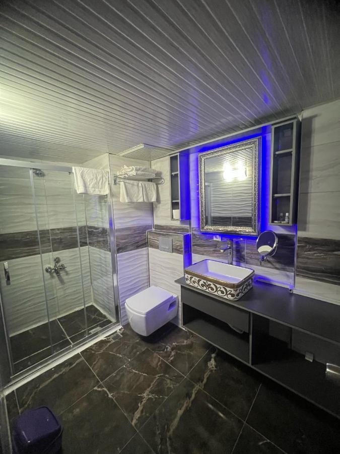 Uenaten Otel Gaziemir Екстериор снимка